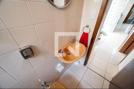 Casa à venda com 199m², 3 quartos e 2 vagas Casa à venda com 199m², 3 quartos e 2 vagasBanheiro de Serviço