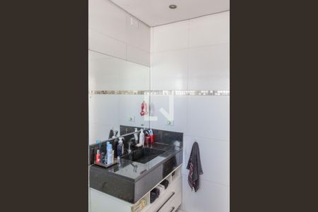 Casa à venda com 100m², 3 quartos e 2 vagasBanheiro da Suíte