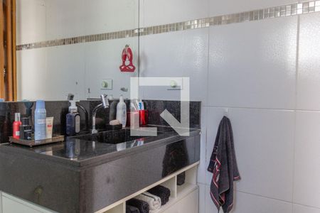 Casa à venda com 100m², 3 quartos e 2 vagasBanheiro da Suíte