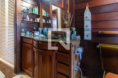 Casa à venda com 390m², 4 quartos e 4 vagasBanheiro