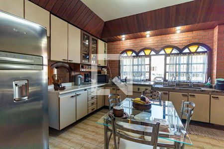 Casa à venda com 390m², 4 quartos e 4 vagasCozinha