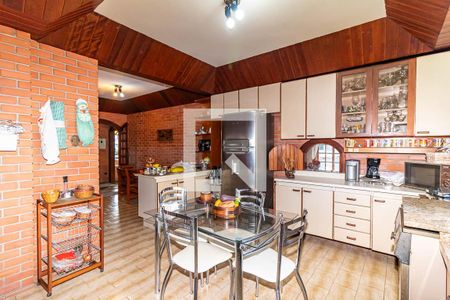 Casa à venda com 390m², 4 quartos e 4 vagasCozinha