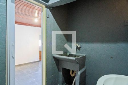 Banheiro e Área de serviço de casa para alugar com 1 quarto, 40m² em Casa Verde, São Paulo