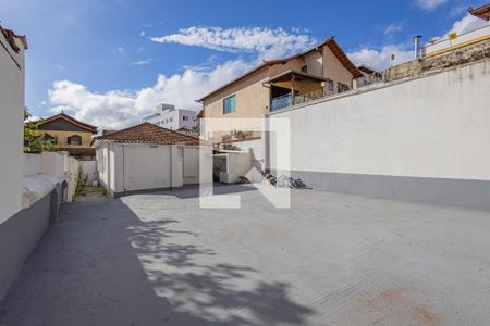 Casa à venda com 103m², 3 quartos e sem vagaQuintal