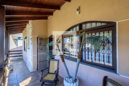 Casa à venda com 600m², 5 quartos e 3 vagas Casa à venda com 600m², 5 quartos e 3 vagasSacada