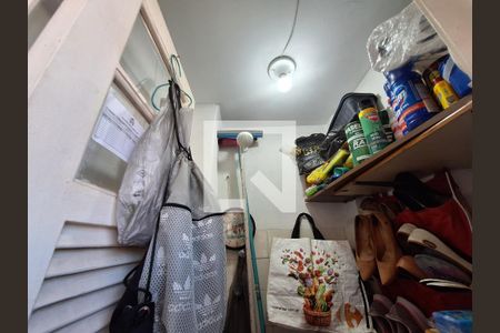 Apartamento à venda com 77m², 3 quartos e sem vagaBanheiro de serviço