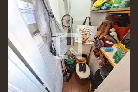 Apartamento à venda com 77m², 3 quartos e sem vagaBanheiro de serviço