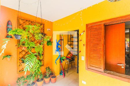 Casa à venda com 106m², 3 quartos e 2 vagasQuintal