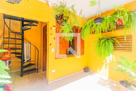 Casa à venda com 106m², 3 quartos e 2 vagasQuintal