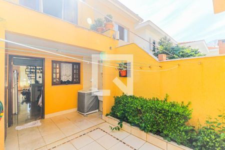 Casa à venda com 106m², 3 quartos e 2 vagasQuintal