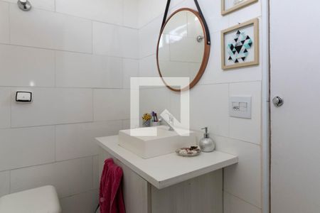 Casa à venda com 250m², 4 quartos e 2 vagas Casa à venda com 250m², 4 quartos e 2 vagasBanheiro 1