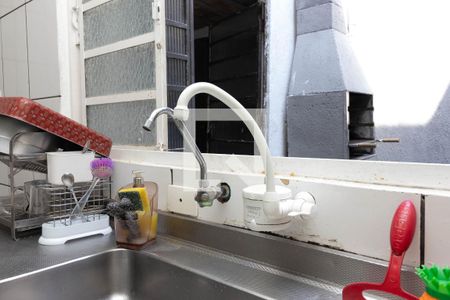 Casa à venda com 250m², 4 quartos e 2 vagas Casa à venda com 250m², 4 quartos e 2 vagasCozinha - Torneira