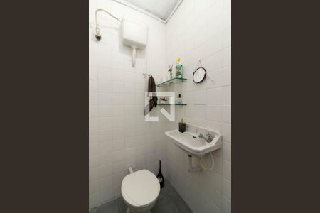 Casa à venda com 250m², 4 quartos e 2 vagas Casa à venda com 250m², 4 quartos e 2 vagasBanheiro 2