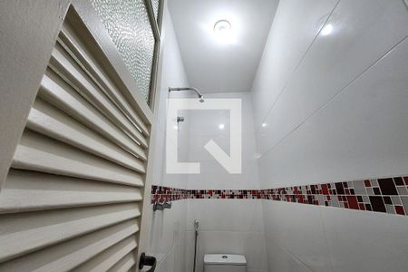 Casa à venda com 287m², 4 quartos e 1 vaga Casa à venda com 287m², 4 quartos e 1 vagaBanheiro de serviço
