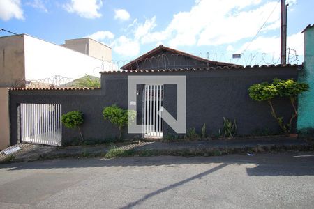 Casa à venda com 360m², 4 quartos e 2 vagasFachada da Casa