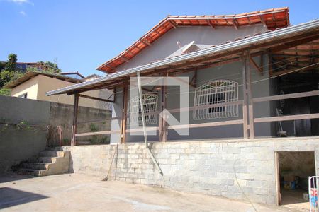 Casa à venda com 360m², 4 quartos e 2 vagasQuintal