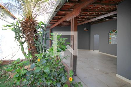 Casa à venda com 360m², 4 quartos e 2 vagasJardim frontal