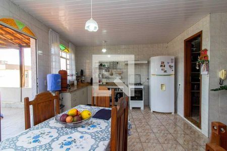 Casa à venda com 333m², 4 quartos e 2 vagas