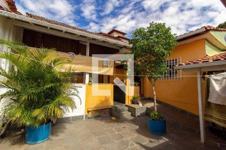 Casa à venda com 333m², 4 quartos e 2 vagas