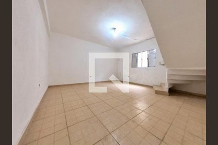 Casa à venda com 160m², 3 quartos e 1 vagaEspaço Separado - Cômodo Parte de Baixo