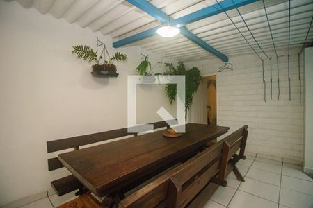 Casa à venda com 178m², 4 quartos e 2 vagas Casa à venda com 178m², 4 quartos e 2 vagasÁrea de lazer