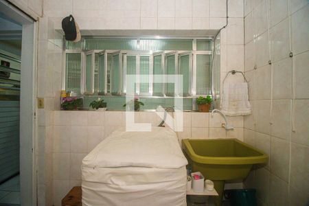 Casa à venda com 178m², 4 quartos e 2 vagas Casa à venda com 178m², 4 quartos e 2 vagasÁrea de Serviço