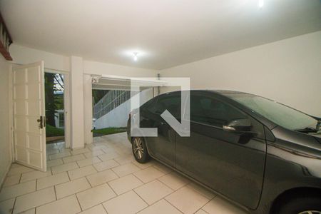 Casa à venda com 178m², 4 quartos e 2 vagas Casa à venda com 178m², 4 quartos e 2 vagasGaragem