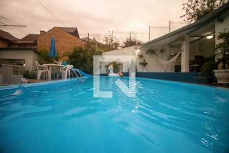 Casa à venda com 178m², 4 quartos e 2 vagas Casa à venda com 178m², 4 quartos e 2 vagasPátio