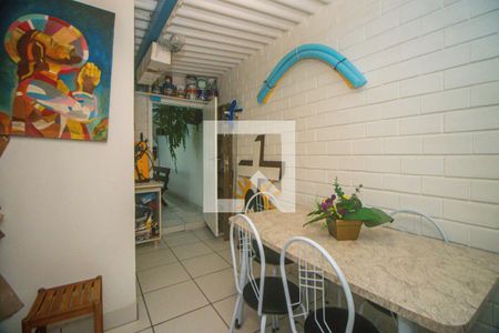 Casa à venda com 178m², 4 quartos e 2 vagas Casa à venda com 178m², 4 quartos e 2 vagasDepósito