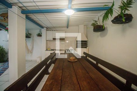 Casa à venda com 178m², 4 quartos e 2 vagas Casa à venda com 178m², 4 quartos e 2 vagasÁrea de lazer