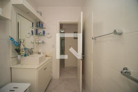 Casa à venda com 178m², 4 quartos e 2 vagas Casa à venda com 178m², 4 quartos e 2 vagasBanheiro da Suíte