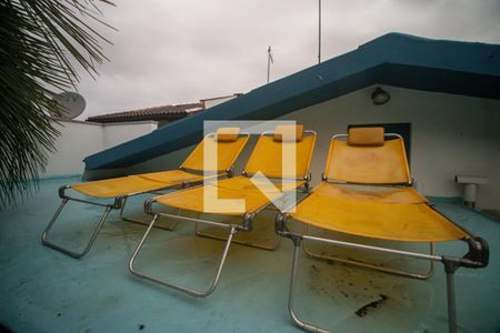 Casa à venda com 178m², 4 quartos e 2 vagas Casa à venda com 178m², 4 quartos e 2 vagasPátio