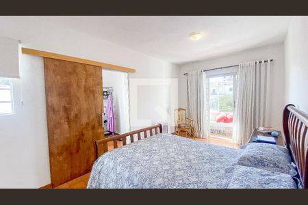 Casa à venda com 246m², 3 quartos e 4 vagasSuite