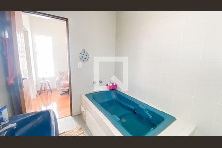 Casa à venda com 246m², 3 quartos e 4 vagasBanheiro da Suíte