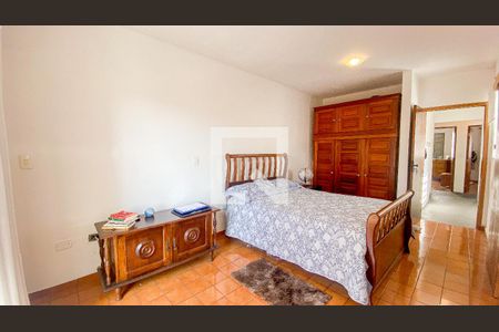 Casa à venda com 246m², 3 quartos e 4 vagasSuite