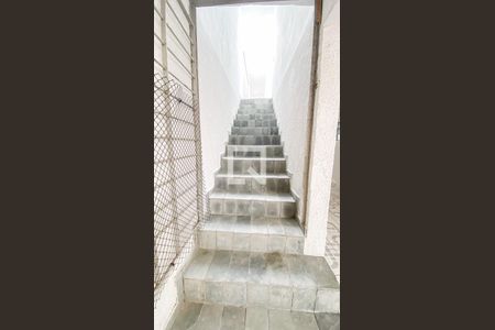 Casa à venda com 246m², 3 quartos e 4 vagasEscada