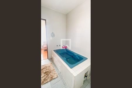 Casa à venda com 246m², 3 quartos e 4 vagasBanheiro da Suíte