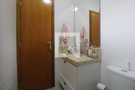 Casa à venda com 175m², 3 quartos e 4 vagasBanheiro da suíte 2