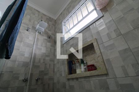 Casa à venda com 175m², 3 quartos e 4 vagasChuveiro banheiro da suíte 3