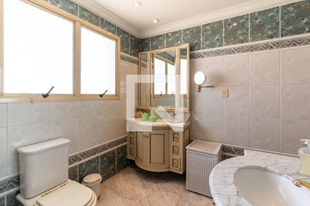 Apartamento à venda com 317m², 4 quartos e 5 vagas Apartamento à venda com 317m², 4 quartos e 5 vagasSuíte 4 - Banheiro