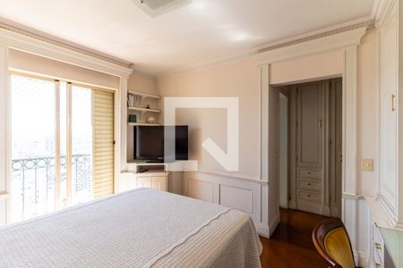 Apartamento à venda com 317m², 4 quartos e 5 vagas Apartamento à venda com 317m², 4 quartos e 5 vagasSuíte 1 - Quarto