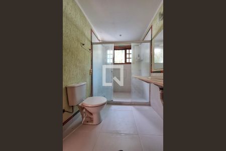 Casa à venda com 300m², 3 quartos e 4 vagas Casa à venda com 300m², 3 quartos e 4 vagasBanheiro da Suíte 1