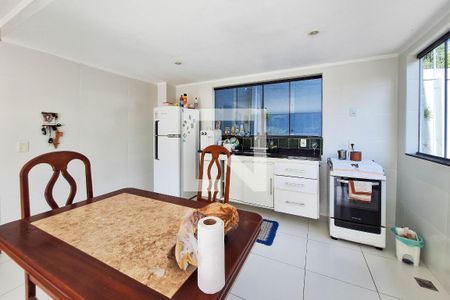 Casa à venda com 300m², 3 quartos e 4 vagas Casa à venda com 300m², 3 quartos e 4 vagasCozinha