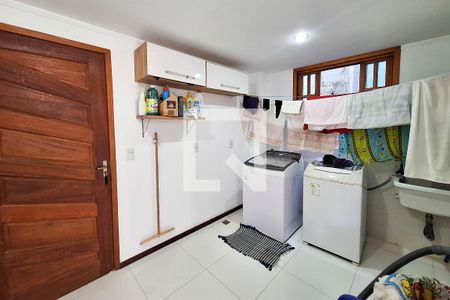 Casa à venda com 300m², 3 quartos e 4 vagas Casa à venda com 300m², 3 quartos e 4 vagasÁrea de Serviço