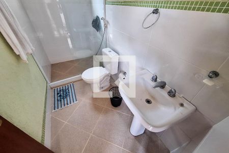 Casa à venda com 300m², 3 quartos e 4 vagas Casa à venda com 300m², 3 quartos e 4 vagasBanheiro Social