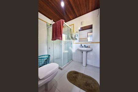 Casa à venda com 300m², 3 quartos e 4 vagas Casa à venda com 300m², 3 quartos e 4 vagasBanheiro da Suíte 3