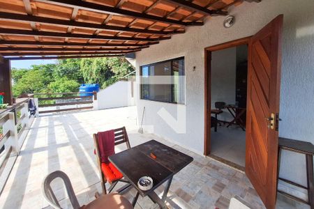 Casa à venda com 300m², 3 quartos e 4 vagas Casa à venda com 300m², 3 quartos e 4 vagasVaranda da Suíte 3