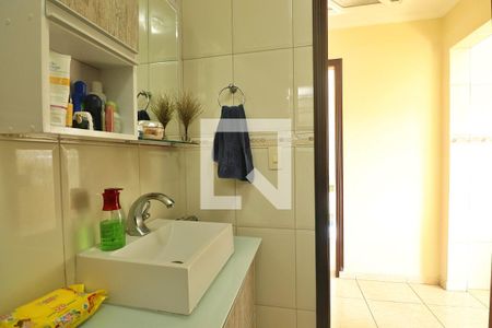 Casa à venda com 240m², 2 quartos e 2 vagasBanheiro Social