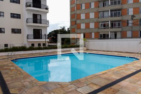 Apartamento à venda com 194m², 4 quartos e 3 vagas Apartamento à venda com 194m², 4 quartos e 3 vagasÁrea comum - Piscina