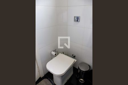 Apartamento à venda com 194m², 4 quartos e 3 vagas Apartamento à venda com 194m², 4 quartos e 3 vagasBanheiro da Suíte 1